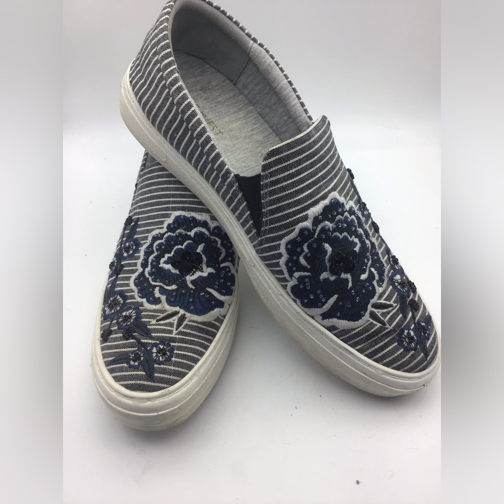 Nine West Embroidered Floral Slip-On Sneakers 8.5